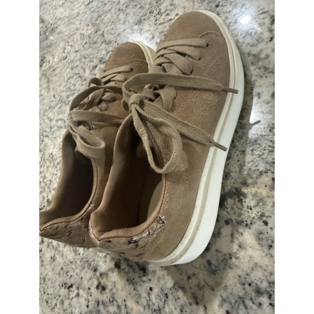 Steve Madden Charlie Taupe Suede Lace Up Rounded Toe Fashion Low Top Sneakers 7